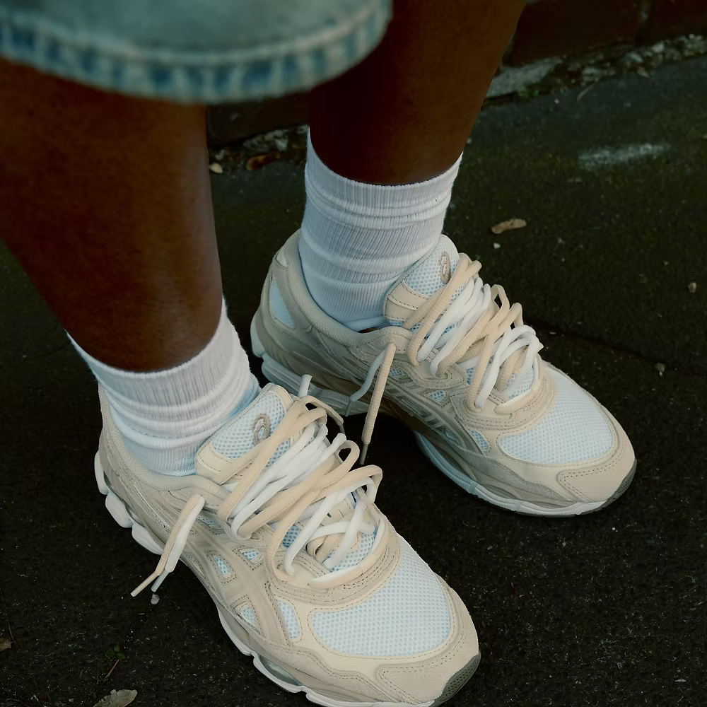 🤍 GEL-NYC – White Feather Grey🤍