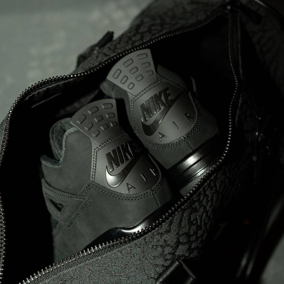 Air Jordan 4 Black Cat (2025)